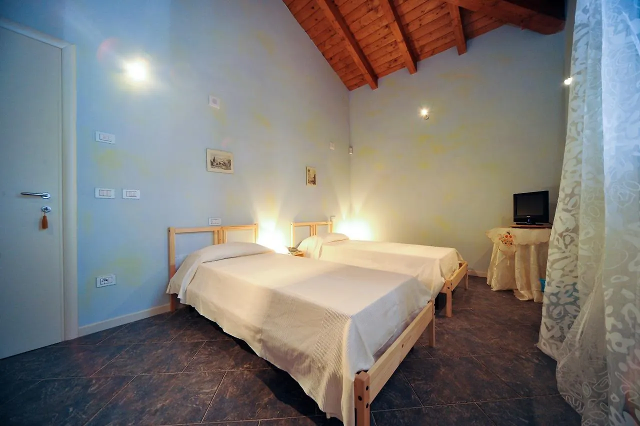 *** Bed & Breakfast La Corte Splendente Castello d'Argile Itálie