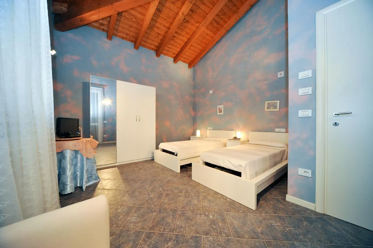 La Corte Splendente Castello d'Argile Bed & Breakfast