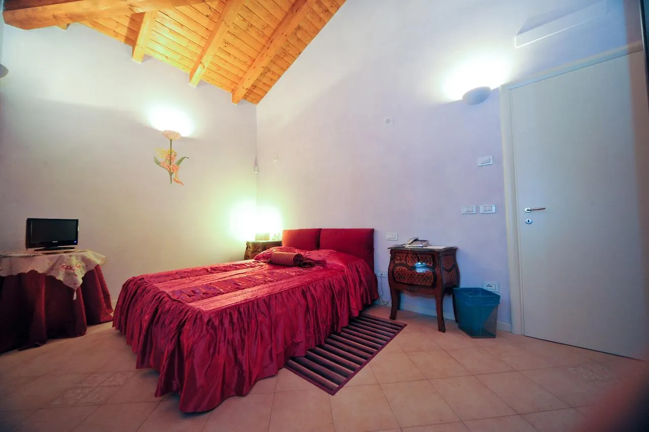 *** Bed & Breakfast La Corte Splendente Castello d'Argile Italia